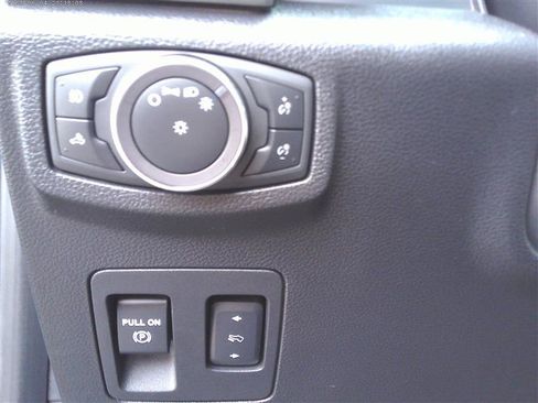 Used 2019 Ford F150 Lariat w/ Equipment Group 502A Luxury AWD/4WD image 17