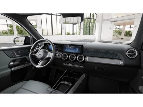New 2026 Mercedes-Benz GLB 250 4MATIC image 6