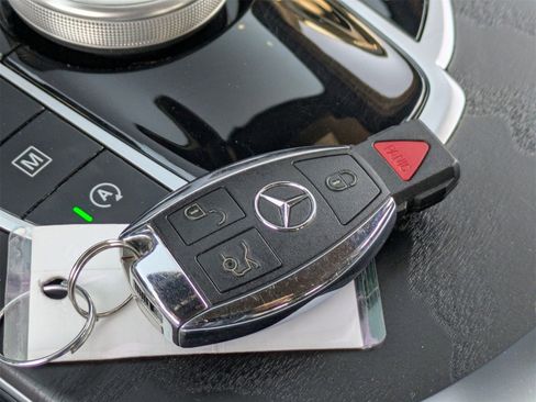 Used 2019 Mercedes-Benz GLC 300 image 31