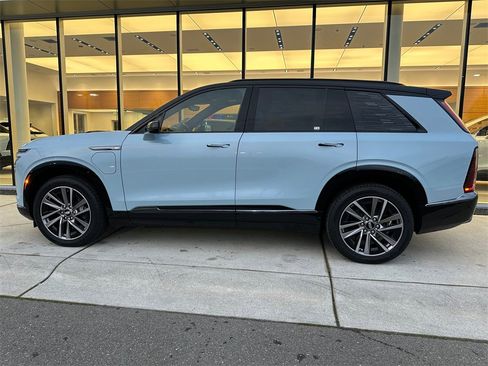 New 2026 Cadillac Vistiq Sport image 2