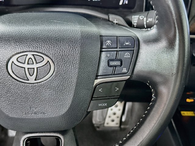Used 2025 Toyota Camry SE FWD image 20