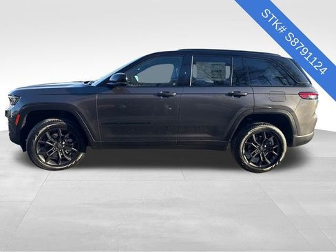 New 2025 Jeep Grand Cherokee Limited image 4