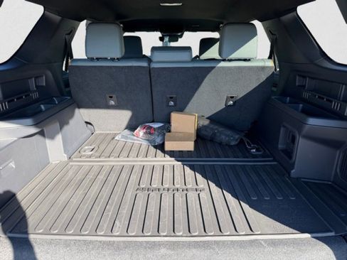 Used 2025 Toyota 4Runner Trailhunter image 18