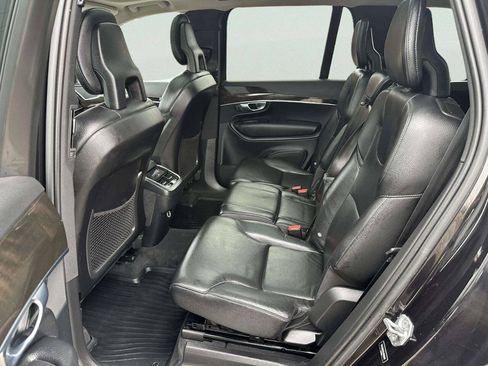 Used 2018 Volvo XC90 T6 Momentum w/ Convenience Package AWD/4WD image 11