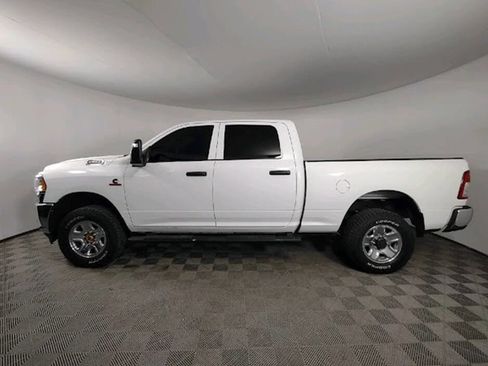 Used 2024 RAM 2500 Tradesman w/ Chrome Appearance Group AWD/4WD image 4