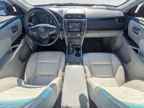 Used 2016 Toyota Camry XLE image 17
