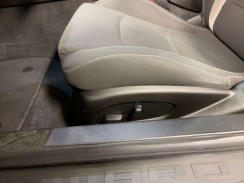 Used 2022 Chevrolet Camaro LT w/ Technology Package image 13