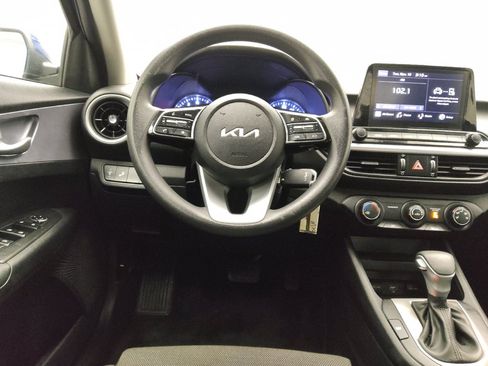Used 2022 Kia Forte LXS w/ LXS Technology Package image 22