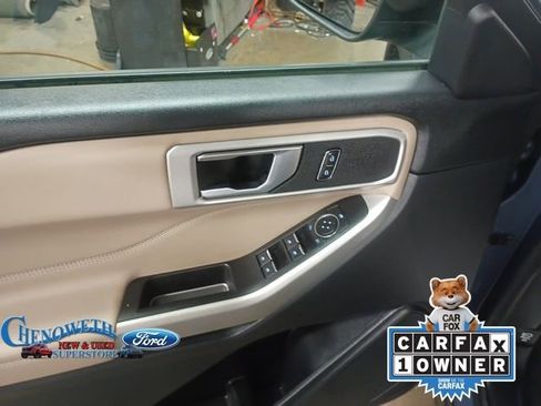 Used 2021 Ford Explorer XLT image 7