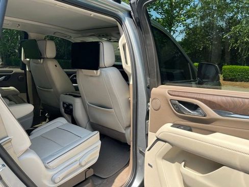 Used 2023 GMC Yukon Denali w/ Denali Reserve Package AWD/4WD image 12