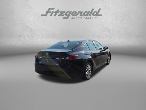 Used 2026 Toyota Camry LE FWD image 8