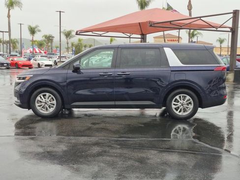 Used 2024 Kia Carnival LX image 9