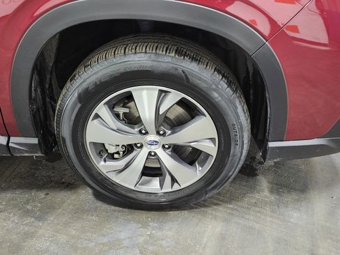 Used 2025 Subaru Ascent Premium image 12