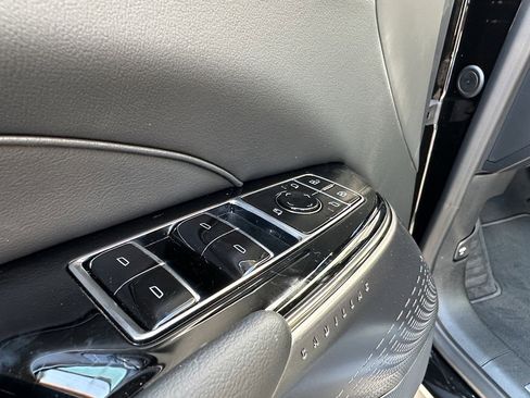 New 2026 Cadillac Lyriq Luxury image 16