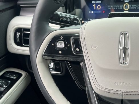 New 2026 Lincoln Aviator AWD image 20