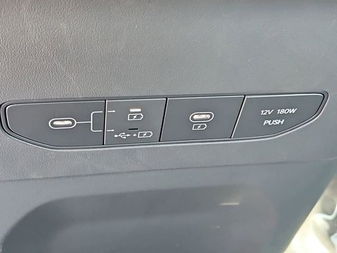 Used 2024 Kia EV9 Wind image 30