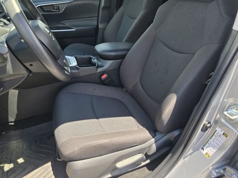 Certified 2024 Toyota RAV4 LE AWD/4WD image 20