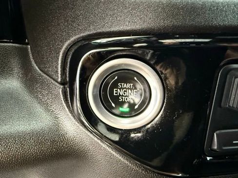 Used 2022 Chevrolet Silverado 1500 High Country w/ Technology Package image 38