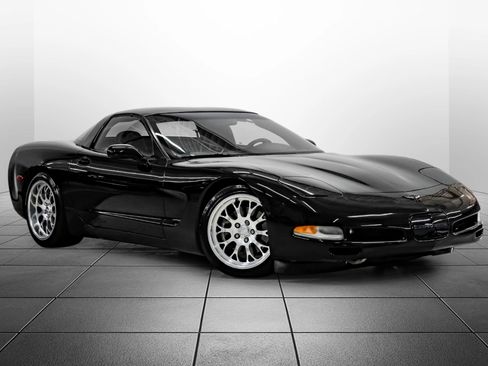 Used 2002 Chevrolet Corvette Coupe w/ Preferred Equipment Group2 RWD image 7