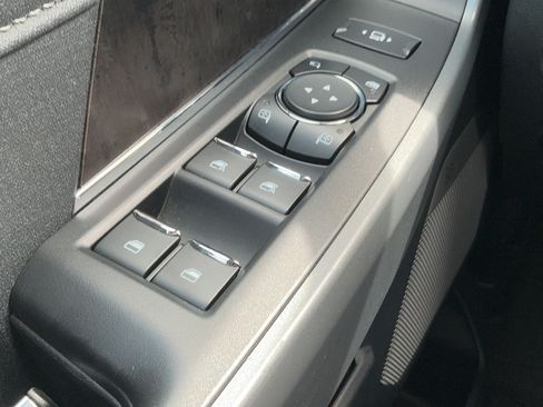Used 2024 Ford F250 4x4 Crew Cab Super Duty image 14