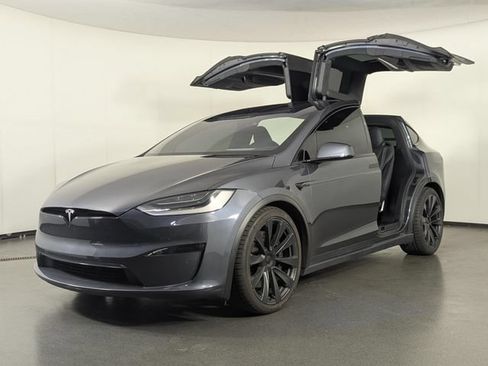 Used 2023 Tesla Model X AWD/4WD image 9