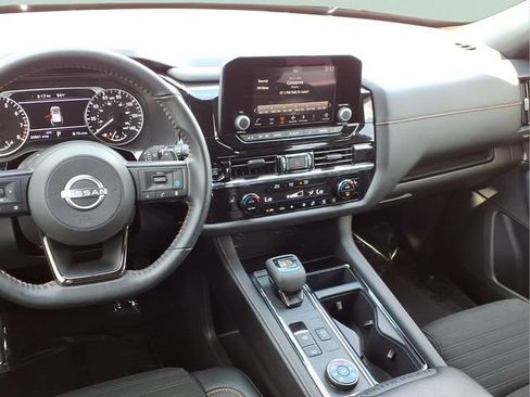 Used 2025 Nissan Pathfinder Rock Creek AWD/4WD image 5