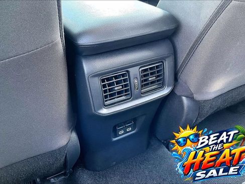 Used 2025 Toyota RAV4 XLE FWD image 27