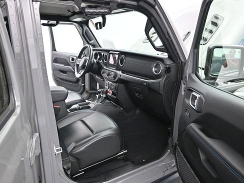 Used 2021 Jeep Wrangler Unlimited Rubicon 4xe w/ Steel Bumper Group image 15