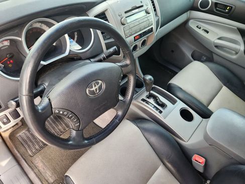 Used 2011 Toyota Tacoma PreRunner w/ TRD Off-Road Pkg w/JBL Audio image 2