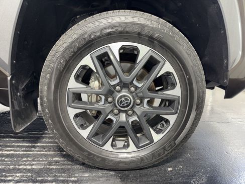 Used 2024 Toyota Tundra Limited w/ Power Package AWD/4WD image 9