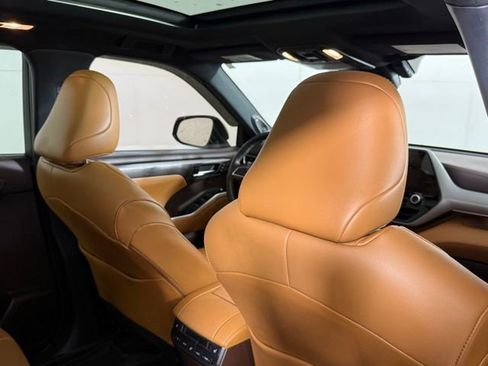 Used 2021 Toyota Highlander Platinum image 27