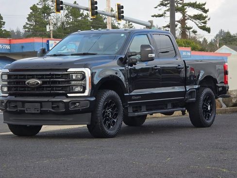 Used 2023 Ford F250 Lariat w/ Lariat Ultimate Package AWD/4WD image 7
