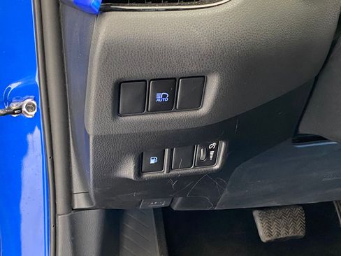 Used 2020 Toyota C-HR XLE image 19