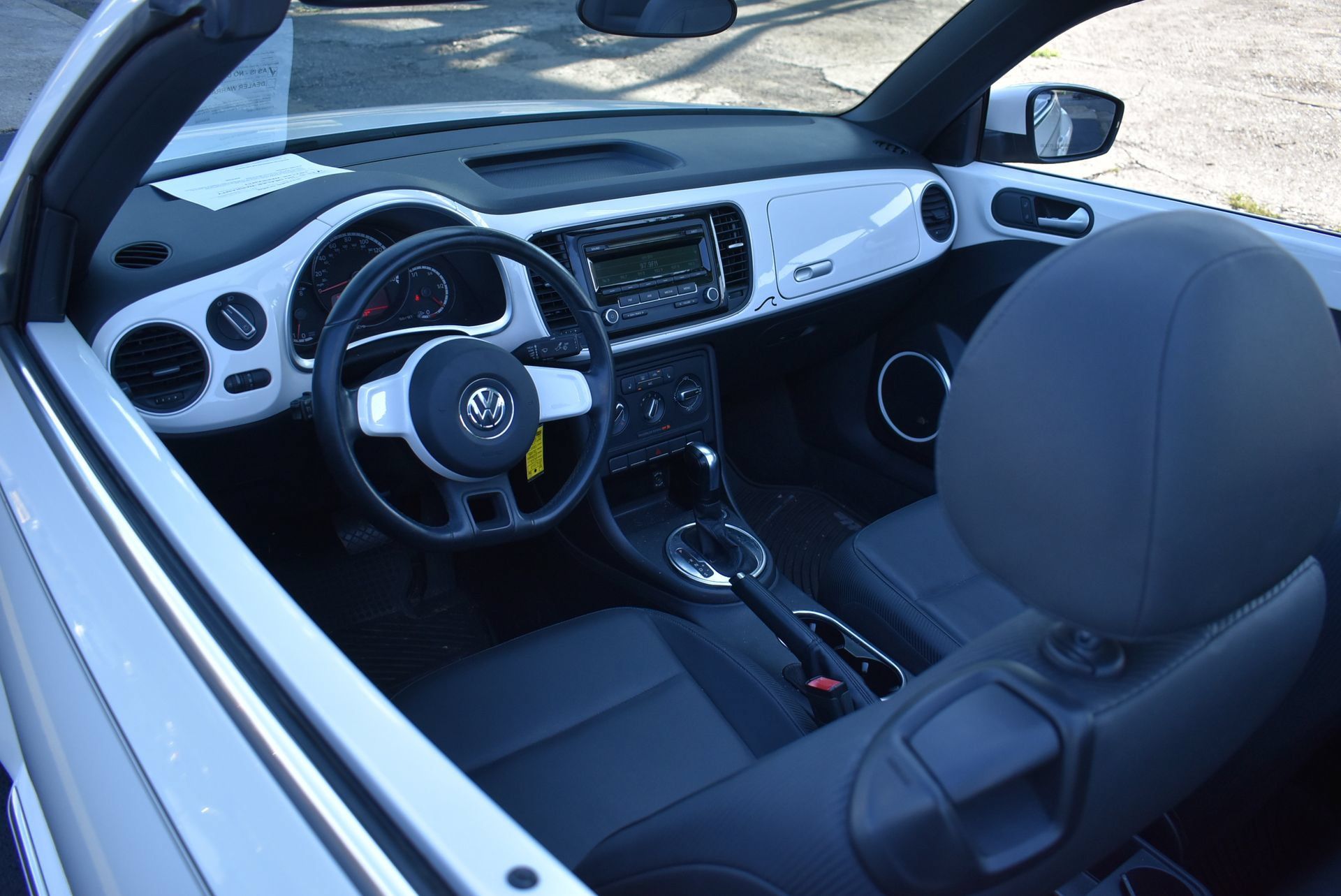 Used 2013 Volkswagen Beetle 2.5 FWD image 20