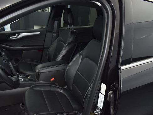 Used 2024 Ford Escape Platinum image 12