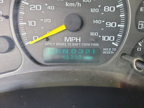 Used 2001 Chevrolet Silverado 1500 4x4 Regular Cab w/ Firm Ride Suspension Pkg image 10