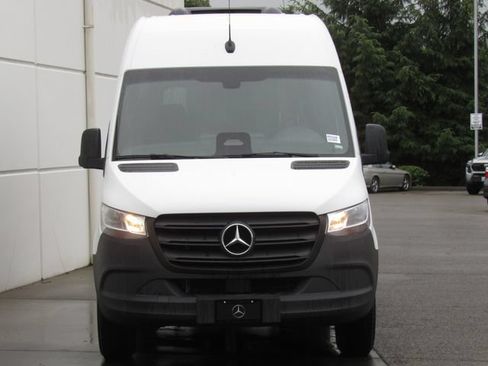 Used 2025 Mercedes-Benz Sprinter 2500 image 3