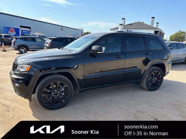 Used 2020 Jeep Grand Cherokee Limited RWD image 1