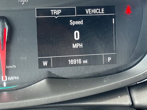 Certified 2022 Chevrolet Trax LT w/ LT Convenience Package image 28