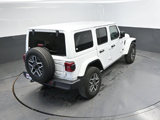 Used 2025 Jeep Wrangler Unlimited Sahara AWD/4WD image 35