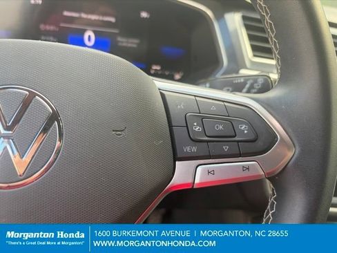 Used 2023 Volkswagen Tiguan SE FWD image 17