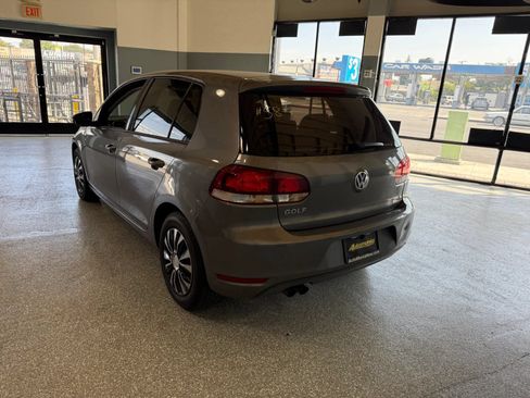 Used 2012 Volkswagen Golf 4-Door FWD image 5