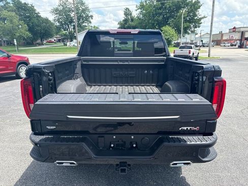 Used 2025 GMC Sierra 1500 AT4 w/ AT4 Premium Package AWD/4WD image 8