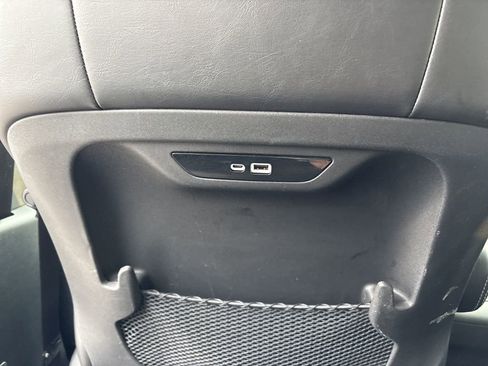 Used 2025 Chrysler Pacifica Limited image 22