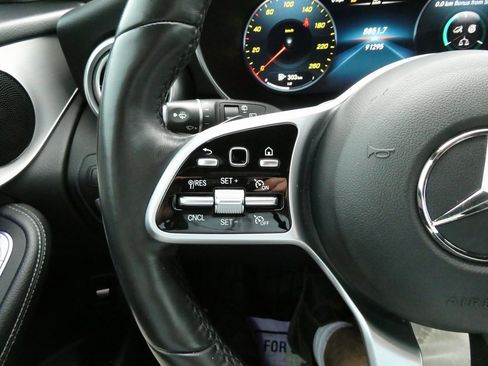 Used 2022 Mercedes-Benz GLC 300 4MATIC image 35