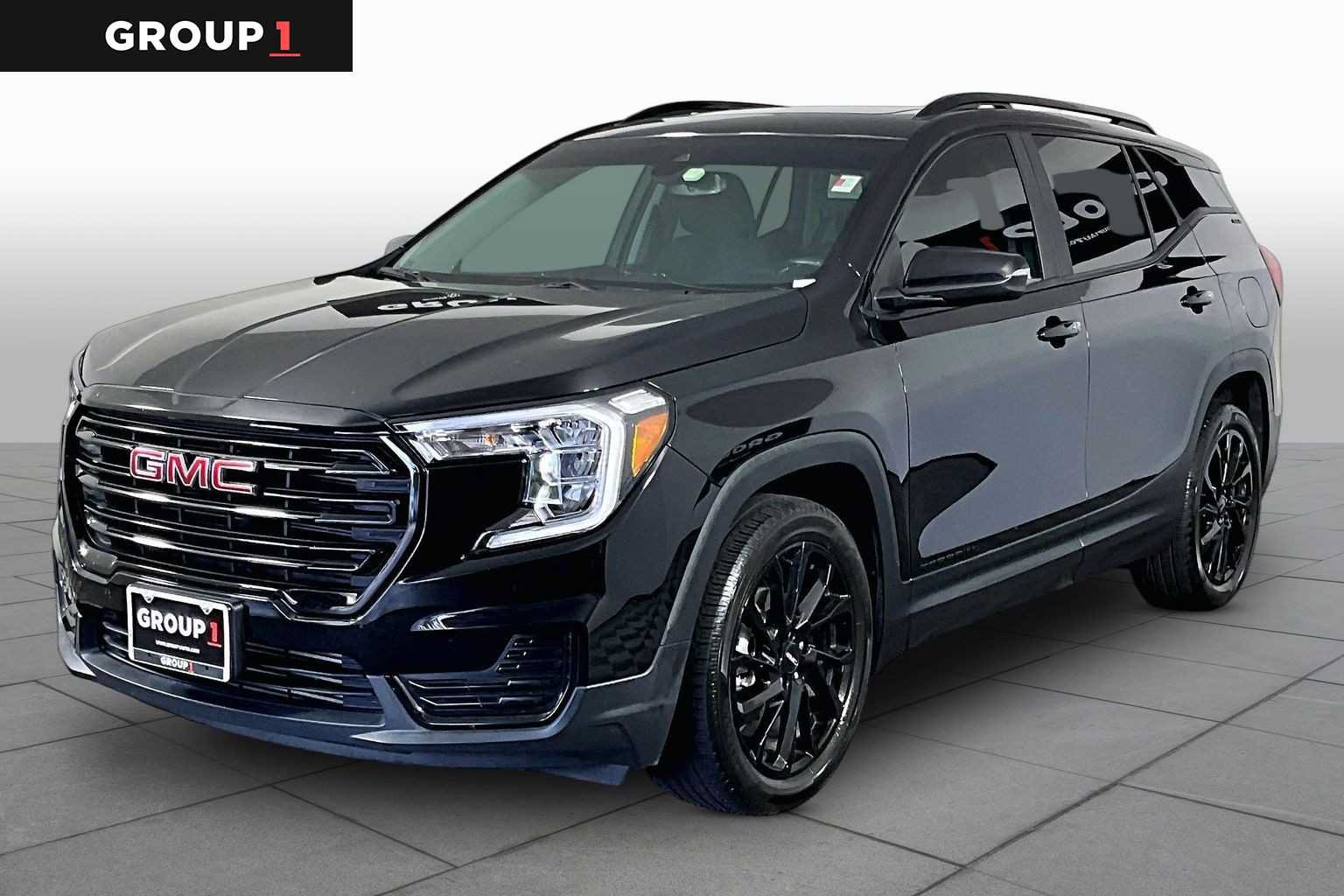 Used 2024 GMC Terrain SLE w/ Driver Convenience Package FWD image 1