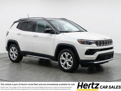 Used 2025 Jeep Compass Latitude AWD/4WD image 1