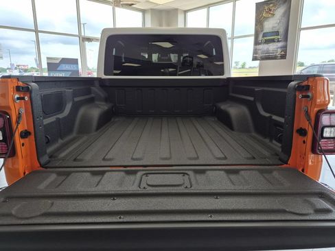 New 2026 Jeep Gladiator Rubicon AWD/4WD image 12