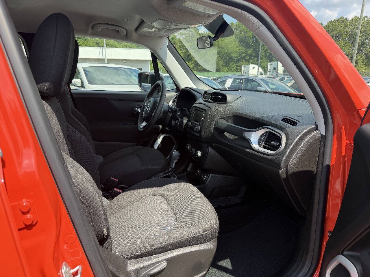 Used 2019 Jeep Renegade Sport FWD image 12