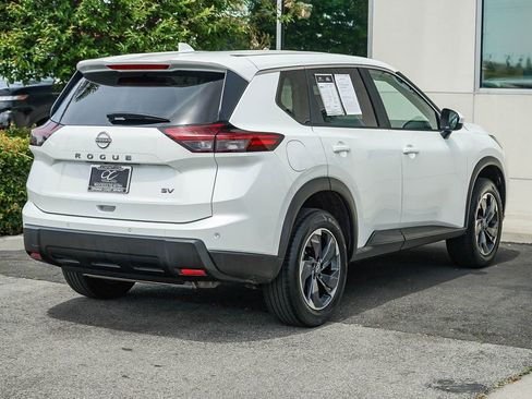 Used 2024 Nissan Rogue SV FWD image 6